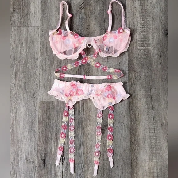 New!For Love and Lemons Greenhouse Garden Underwire Bra &Matching Garter  Belt
